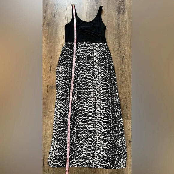 Vince Camuto sleeveless maxi dress black and white animal print Size Medium - Picture 3 of 12